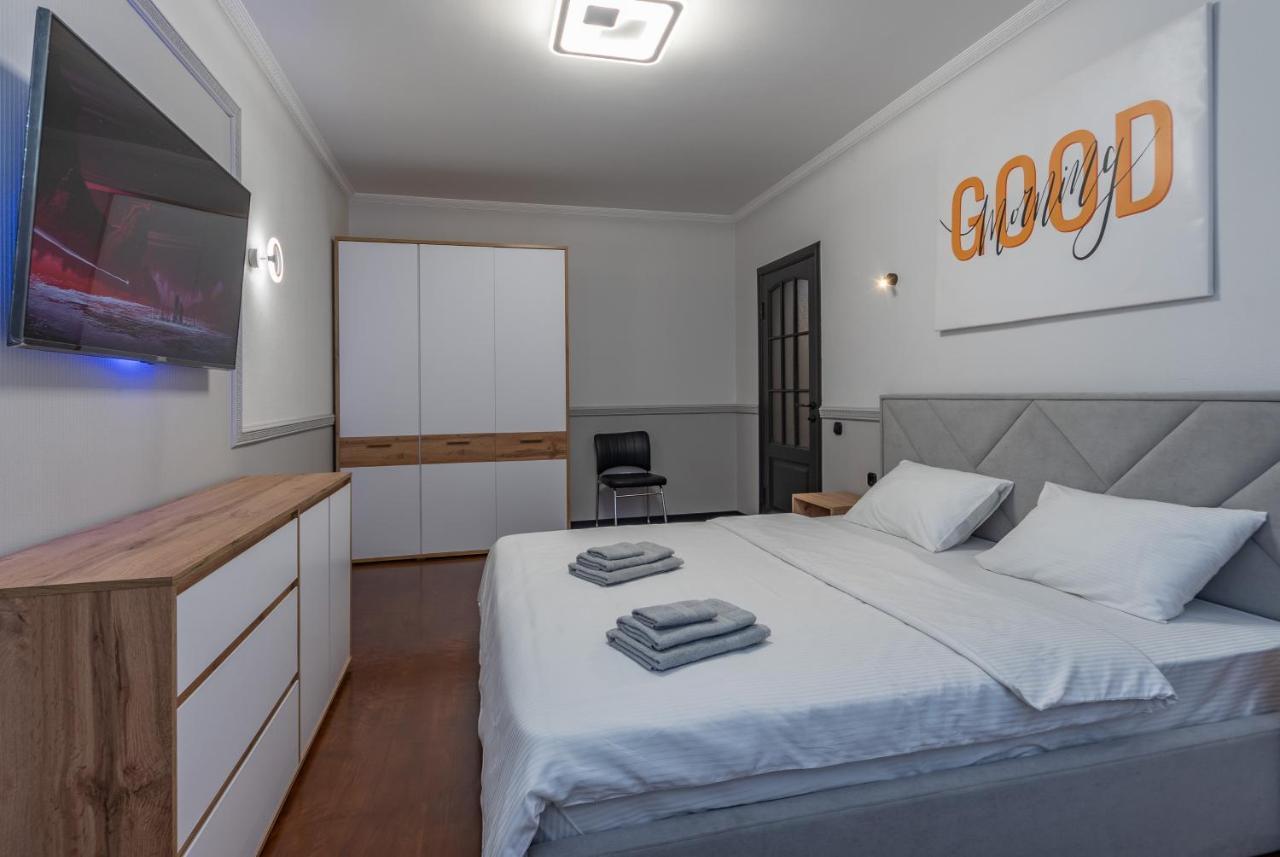 Modern 3 Bedroom Apartment 키예프 외부 사진