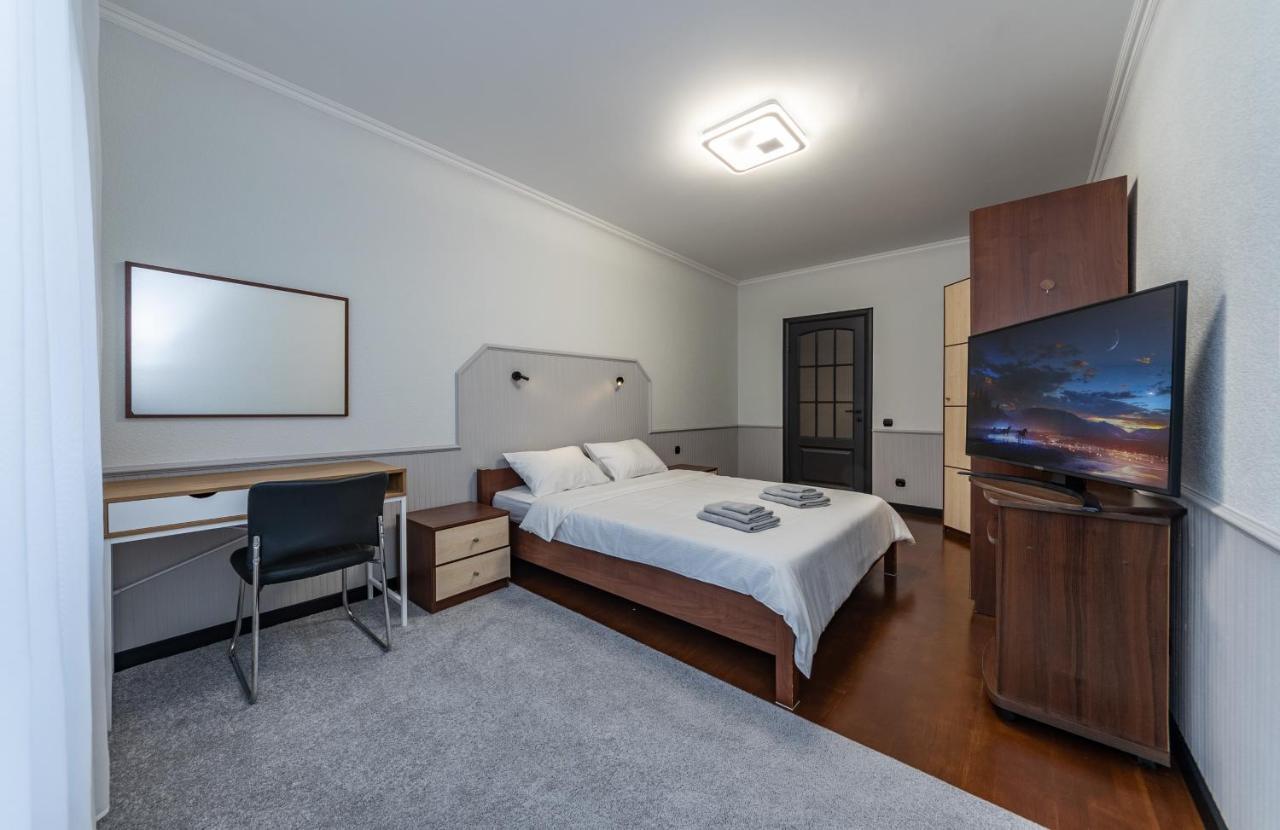 Modern 3 Bedroom Apartment 키예프 외부 사진