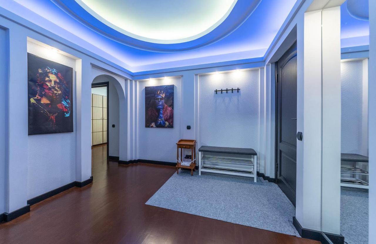 Modern 3 Bedroom Apartment 키예프 외부 사진