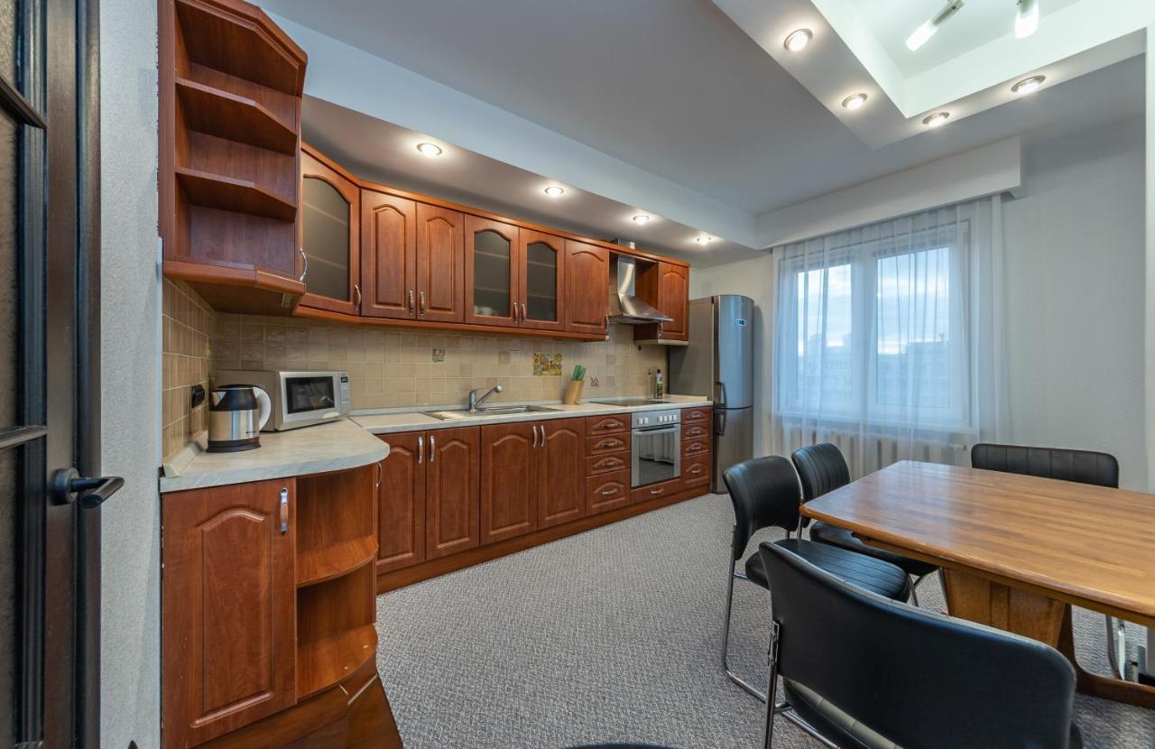 Modern 3 Bedroom Apartment 키예프 외부 사진